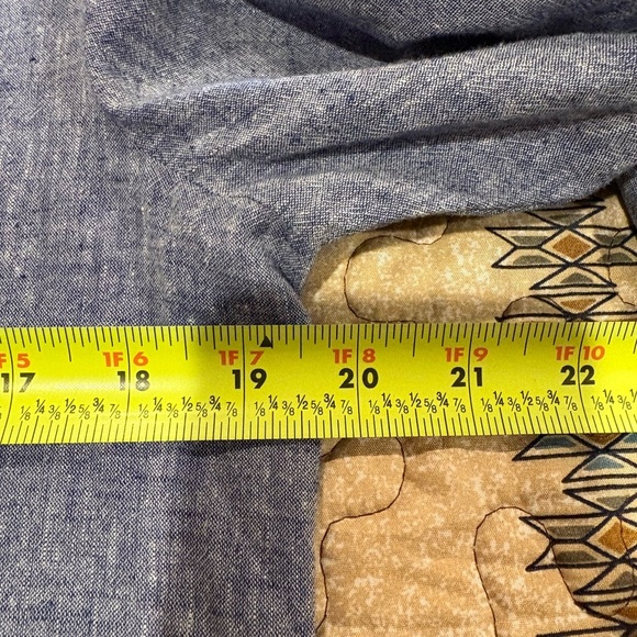 Zara Chambray cotton/Linen Blend Tie Sleeve
Button Top Size XS - Picture 7 of 9